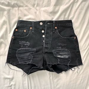 LEVIS BLACK RIPPED DENIM SHORTS